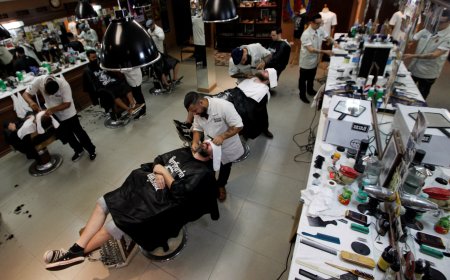 Confiança de serviços tem leve queda refletindo cautela com futuro, mostra FGV