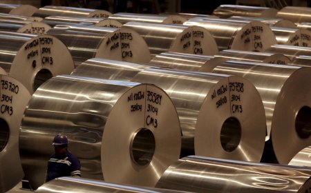Aumento de demanda acelera recuperação da indústria no Brasil em fevereiro, traz PMI