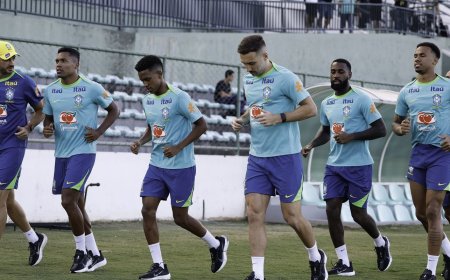 Eliminatórias: Dorival comanda primeiro treino com grupo completo