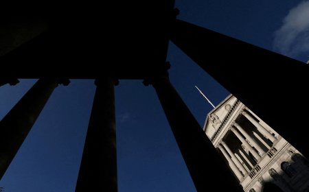 Reino Unido mantém taxa de juros e alerta sobre cortes em meio a “profunda incerteza”