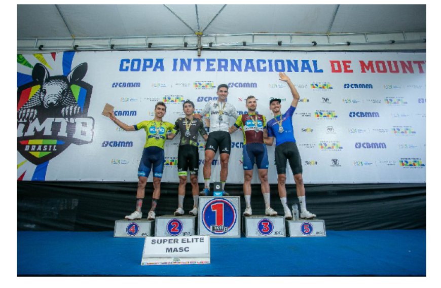Karen Olimpio e Luiz Cocuzzi garantem vitórias para o Brasil na CiMTB Araxá