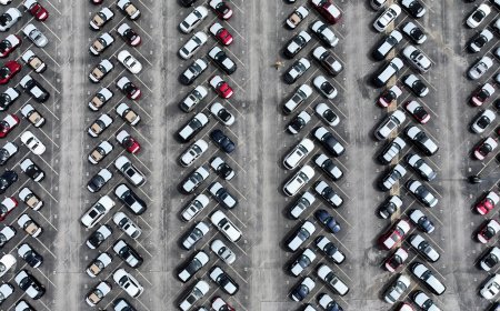 Canadá impõe tarifas ao setor automotivo dos EUA, replicando medida de Trump