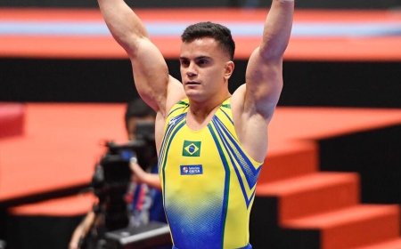 Caio Souza vai à final das barras paralelas em etapa da Copa do Mundo