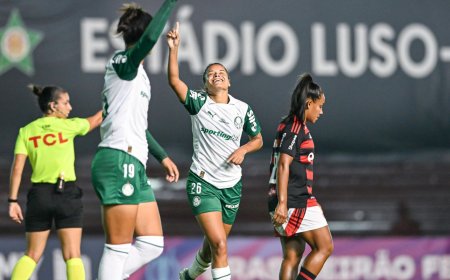 Palmeiras goleia Flamengo para liderar o Brasileirão feminino