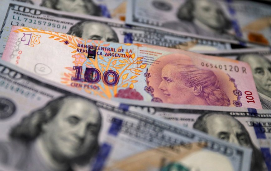 Após fim do “cepo” na Argentina, dólar blue recua mais de 16%, para 1.150 pesos