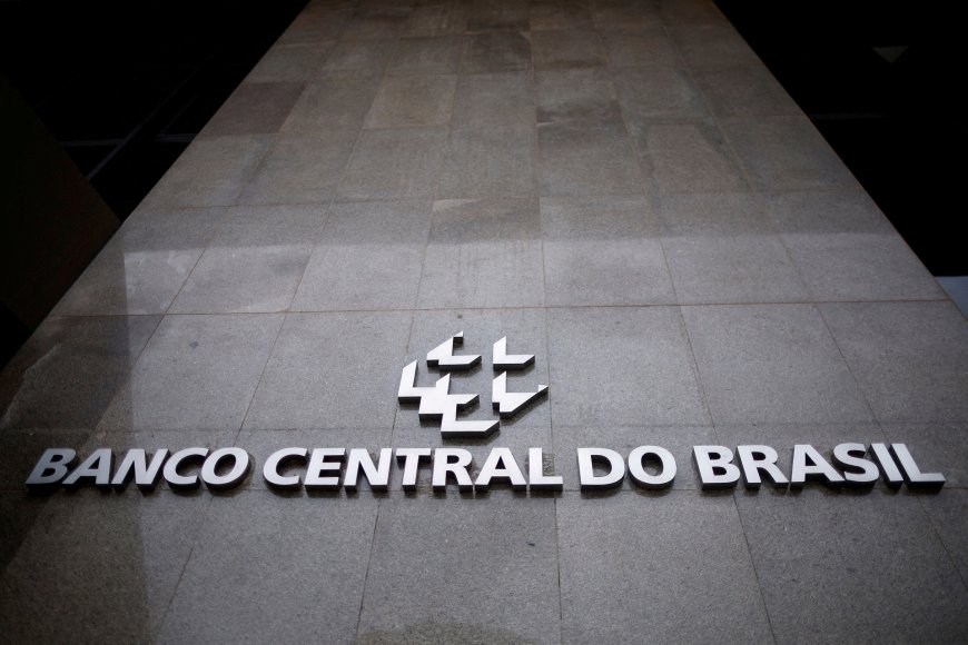 BC: Setor público tem superávit em março e dívida pública bruta cai a 75,9% do PIB