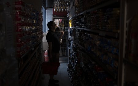 Venezuelanos revivem piores momentos da crise com apagões e inflação de 162%