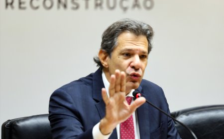 Ministro Haddad fica com o ônus dos recuos do governo, dizem especialistas