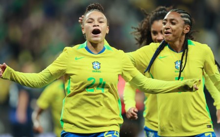 Dudinha brilha e seleção feminina derrota Japão no frio paulistano