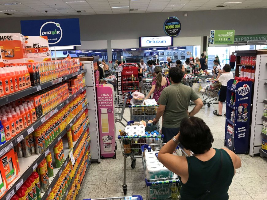 Emprego, renda maior e estímulos impulsionam 3ª alta seguida nas vendas do varejo