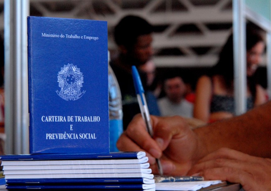 Emprego estável e renda em alta. Por que dados positivos carregam riscos à economia?