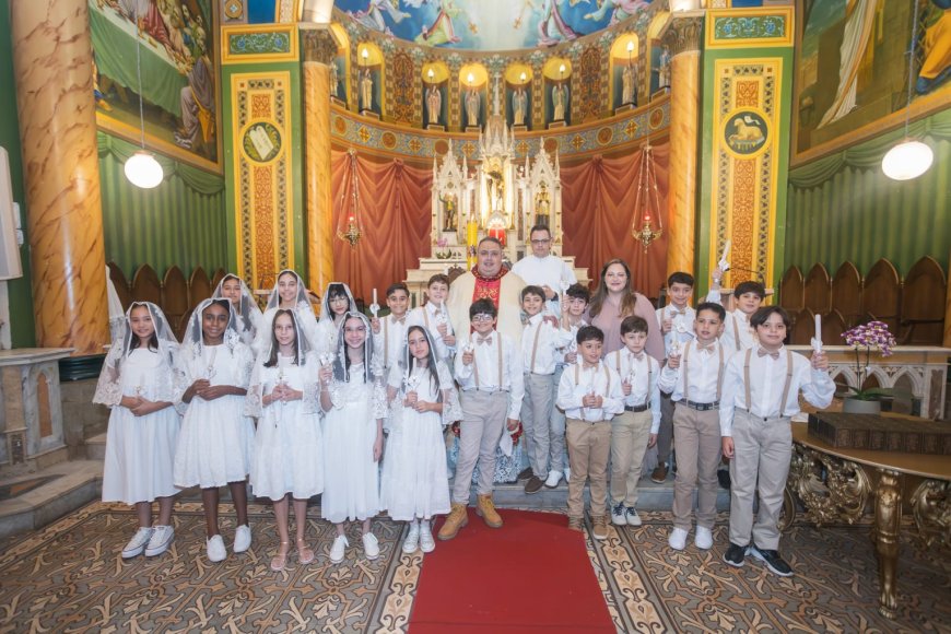 Paróquia São Domingos de Gusmão celebra Primeira Eucaristia de 42 crianças