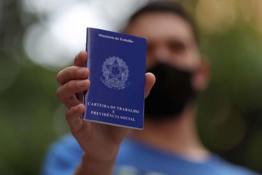 Desemprego fica abaixo do esperado no tri até abril com recorde em carteira assinada