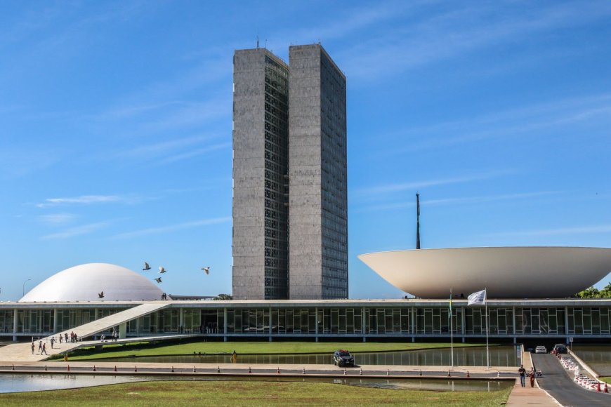 Falta de diálogo com Congresso dificulta ajuste do governo, avaliam economistas
