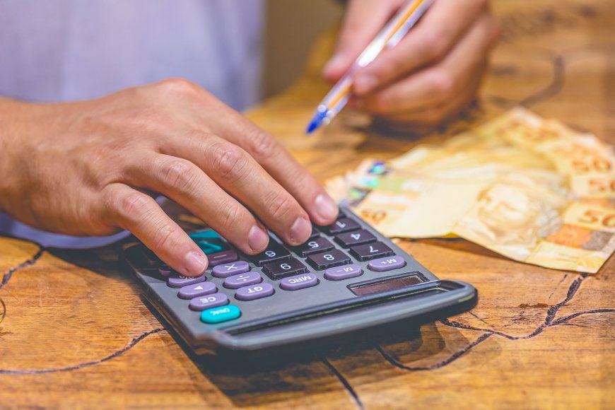 Demanda por crédito no Brasil cai 2% em abril ante março, mostra índice