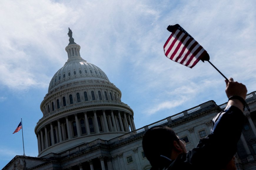 Trump nega divisão no Partido Republicano e exalta apoio ao seu projeto tributário