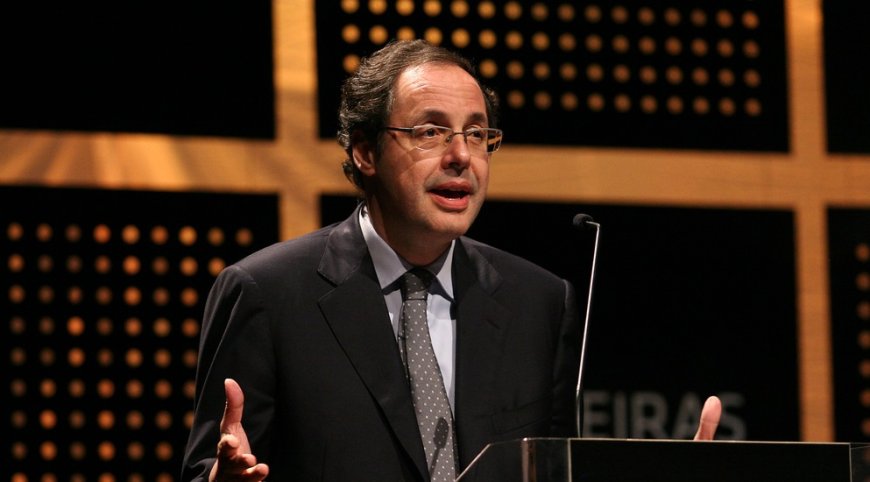 Brasil não está no “precipício fiscal”, mas pode chegar lá após 2026, diz Giannetti