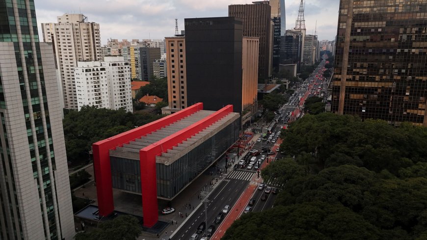 Confiança de serviços no Brasil cai em junho, com pessimismo com expectativas futuras