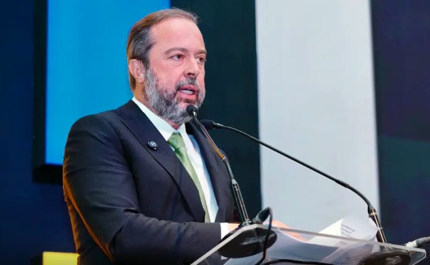 Silveira promete consulta para leilão de capacidade de energia “nos próximos dias”