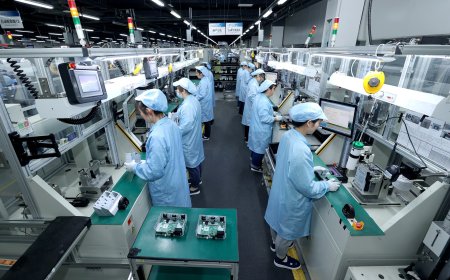 China registra desaceleração da produção industrial e das vendas no varejo em julho