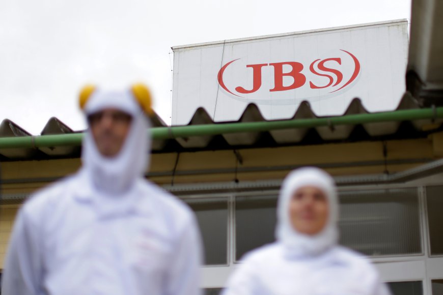 JBS fecha parceria com governo federal para contratar beneficiários do Bolsa Família