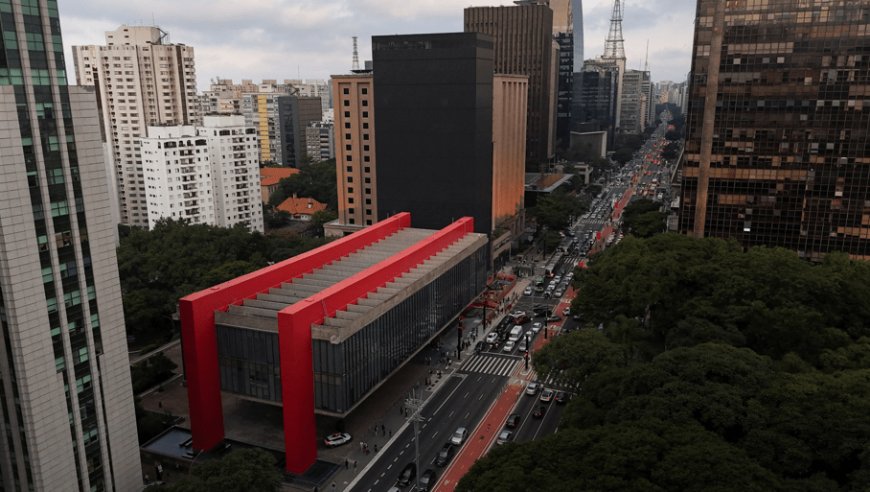 Economia brasileira deve sentir impacto, mas suportar tarifas de 50% de Trump