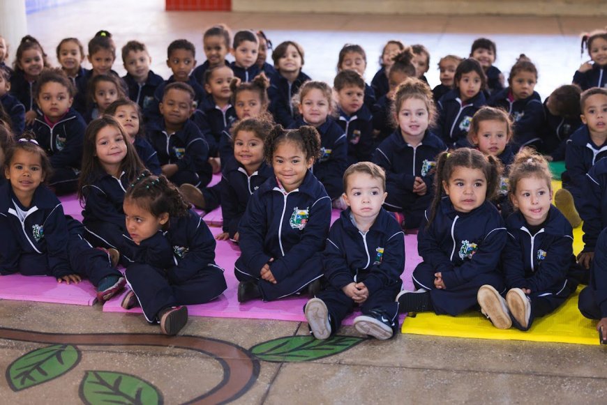 Mais de 13 mil alunos da rede municipal de educação de Araxá recebem uniformes