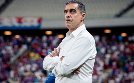 Fortaleza anuncia saída do técnico português Renato Paiva