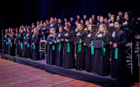Uniaraxá realiza Colação de Grau 2025 em solenidades no Teatro CBMM