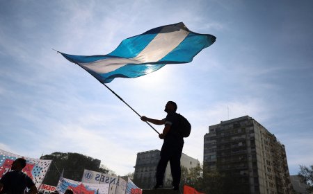 Argentina: ‘Vamos vender até o último dólar no teto’, diz ministro da Economia