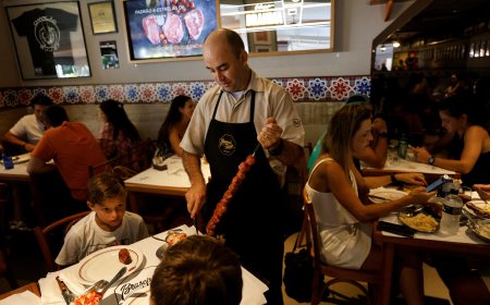 Vendas de bares e restaurantes crescem 2,2% em agosto ante julho, diz pesquisa