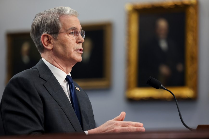Fed deve ser independente e cometeu erros, diz Bessent
