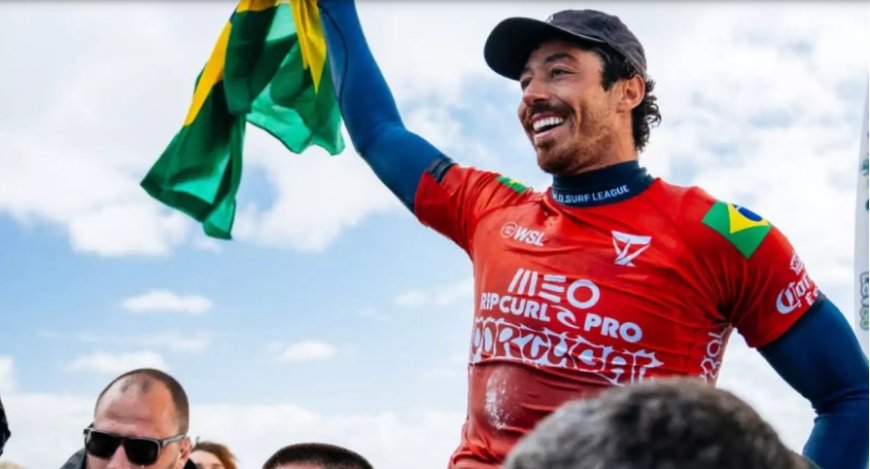 Yago Dora dá show, bate americano  e conquista mundial de surfe