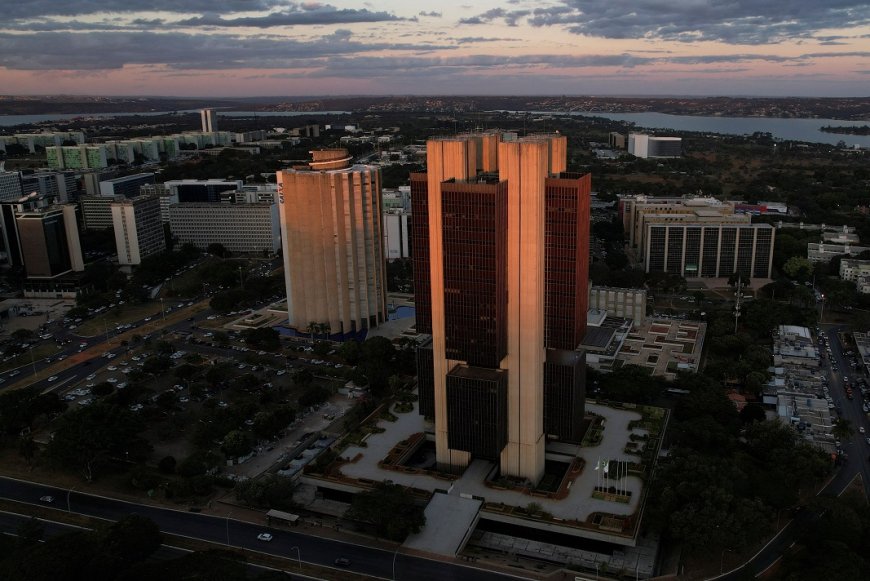 Brasil tem déficit em conta corrente de US$ 4,7 bi em agosto, melhor que o esperado