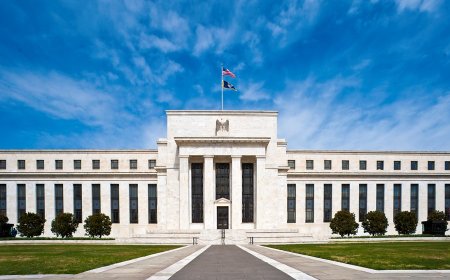 Queda do déficit fiscal reduz nível dos juros neutros nos EUA, diz diretor do Fed