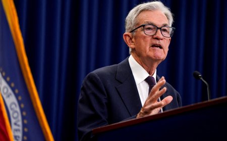 Powell: economia dos EUA está mais firme, mas contratações e demissões baixas seguem