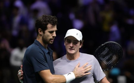 João Fonseca batalha em quadra, mas dá adeus ao Masters 1000 de Paris