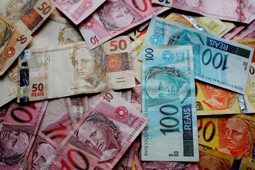 Concessões de empréstimo e estoque de crédito no Brasil têm alta em setembro, diz BC