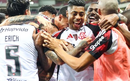 Flamengo goleia Sport e assume liderança; Palmeiras derrota Santos
