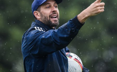 Internacional anuncia a contratação do uruguaio Paulo Pezzolano