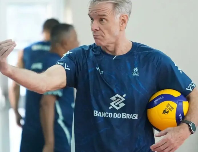 Bernardinho anuncia os inscritos do Brasil na Liga das Nações de Vôlei