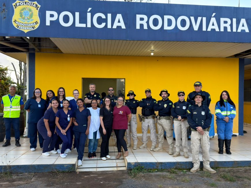 Curso de Enfermagem do UNIARAXÁ e Secretaria de Saúde levam orientações aos caminhoneiros
