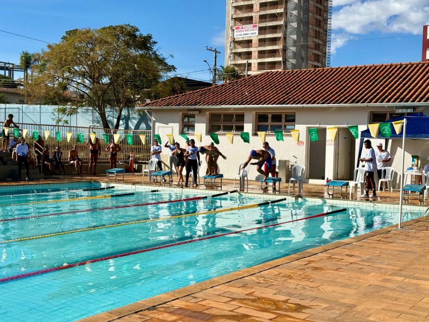 Sábado esportivo movimentou Araxá com festival escolar de futsal e natação