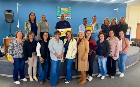 Escolas com educação em tempo integral recebem plastificadoras