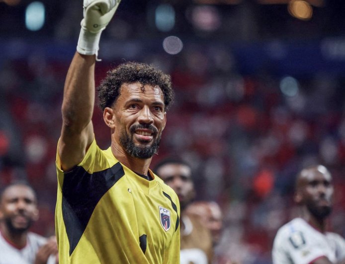 Goleiro Vozinha brilha contra a Espanha e vira destaque na Copa