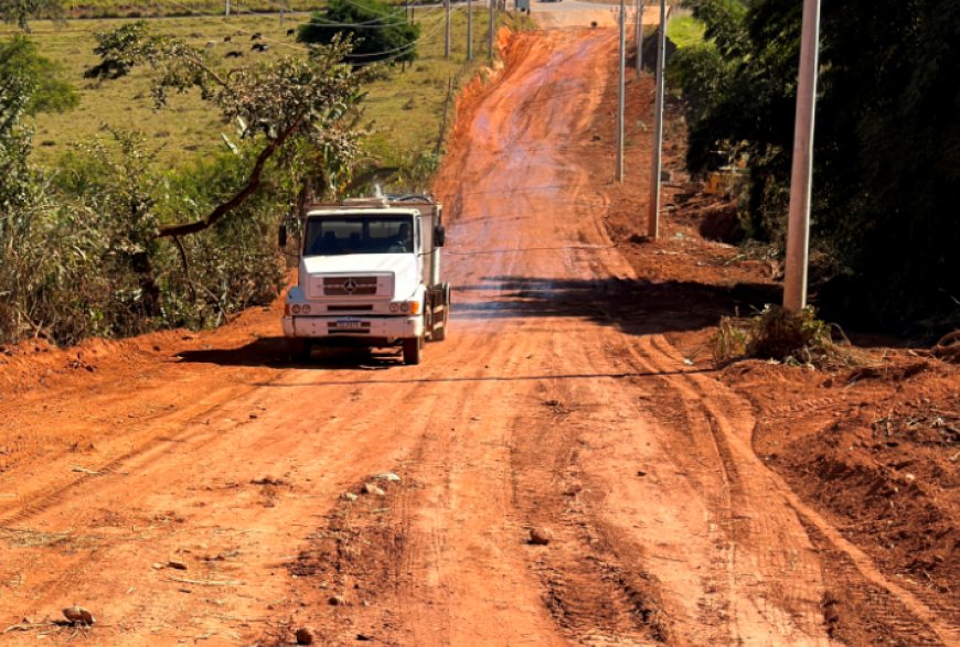Secretaria de Agricultura realiza manutenção em estradas rurais